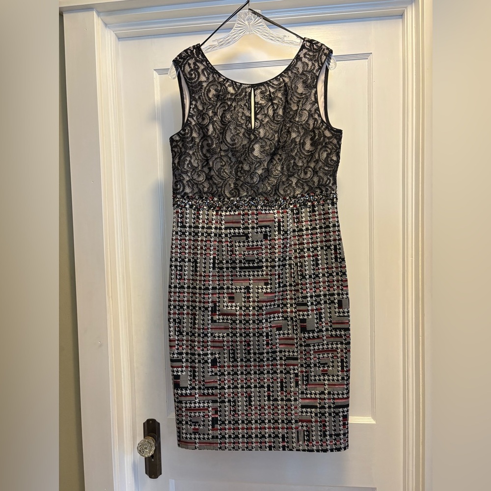 Stunning shimmery Kay Unger Black and Silver lace sequin cocktail midi dress